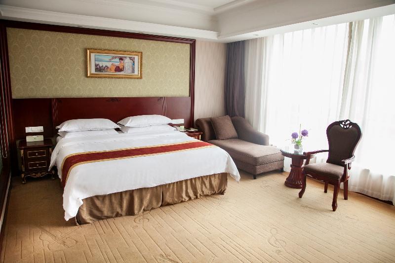 Vienna Hotel Shiqiao Metro Station Guangzhou Exterior foto